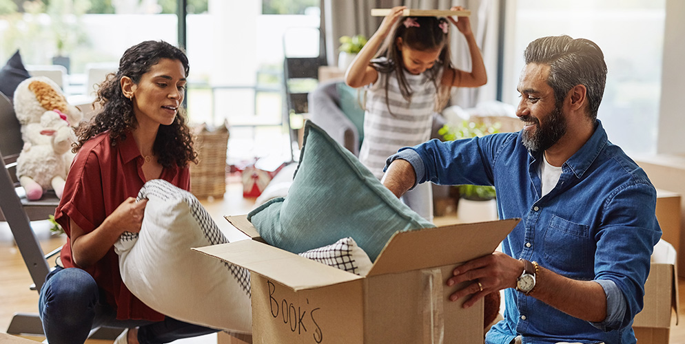 couple packing to move